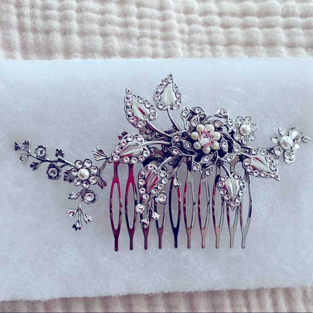 Handmade bridal comb from Australia